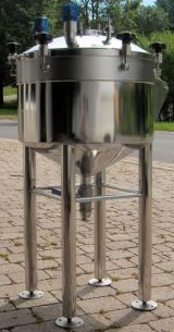 Pharma-Ansatzbehälter 2